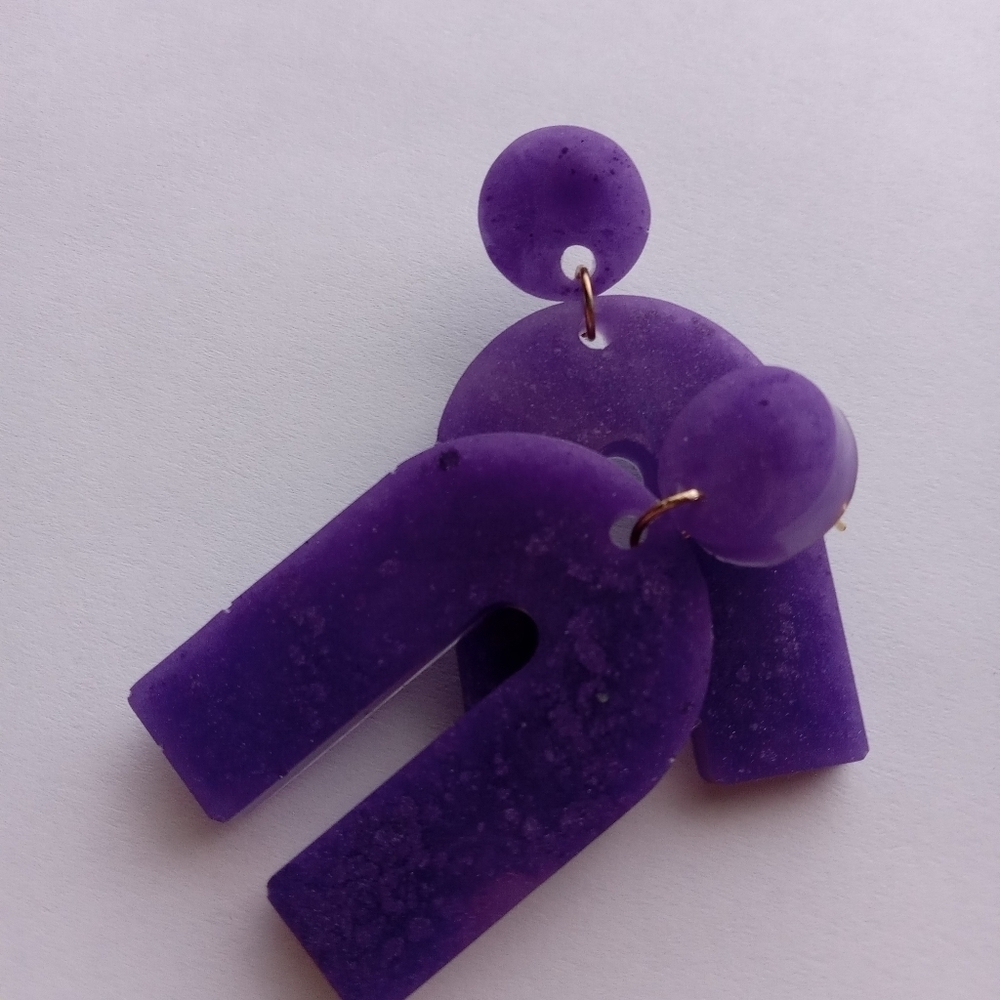 3/$45 Purple resin arch and stud earrings